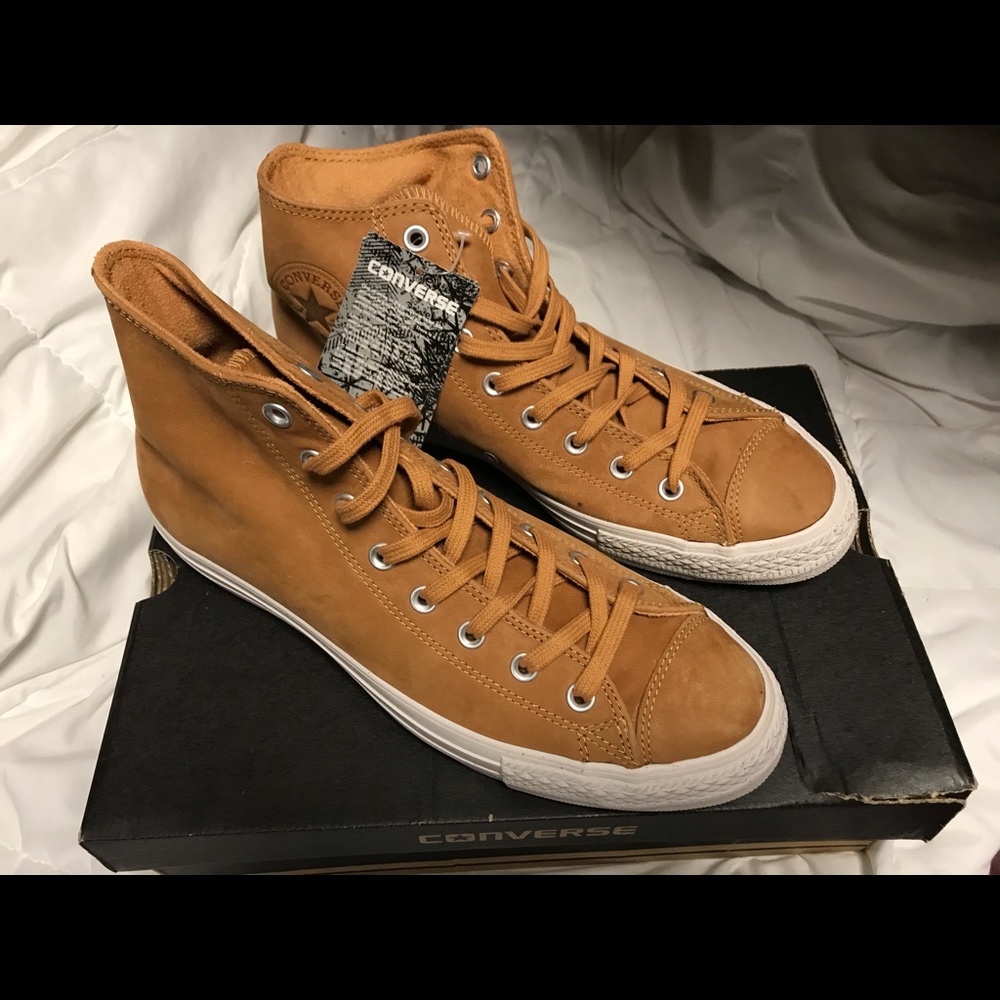 Unisex Converse CTAS Hi shoes